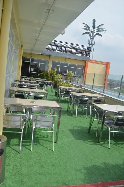 Edu Hostel Yogyakarta Eksteriør billede